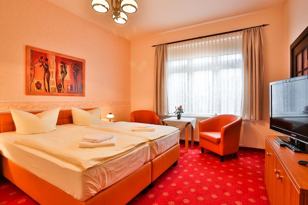 Hotel & Pension Villa Camenz Güstrow Exterior foto