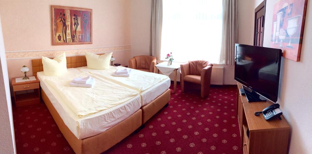 Hotel & Pension Villa Camenz Güstrow Zimmer foto